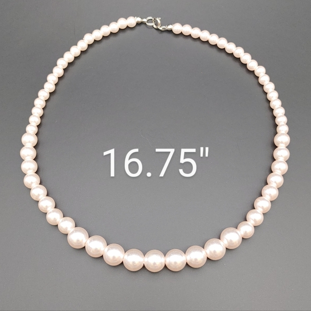 EUC vintage graduated blush faux pearl necklace, 16.75", elegant & classy